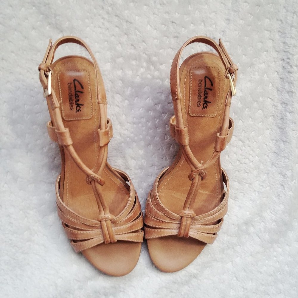 Clarks bendables Light Brown Leather Wedge Sandals